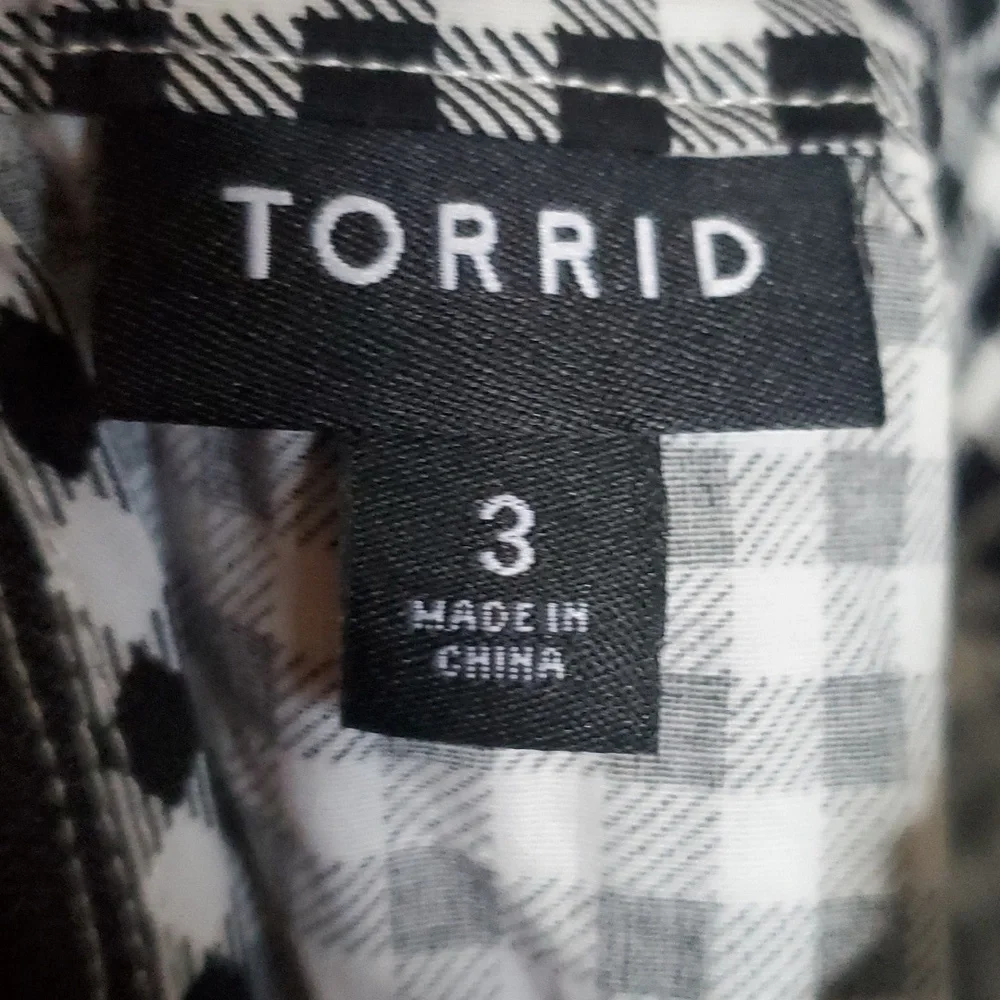 Torrid Womens Tank Top Size 3 White & Black Plaid Sleeveless Back Zip - Picture 5 of 5